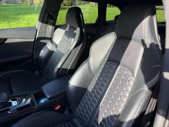Audi RS 4 2.9 RS 4 Carbon Black TFSI Quattro Auto 4WD 5dr