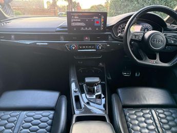 Audi RS 4 2.9 RS 4 Carbon Black TFSI Quattro Auto 4WD 5dr
