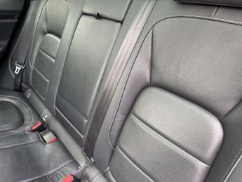 Jaguar F-PACE 2.0 F-PACE R-Sport AWD D Auto 4WD 5dr