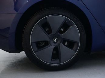 TESLA MODEL 3 Standard Range Plus Saloon 4dr Electric Auto RWD (241 bhp)