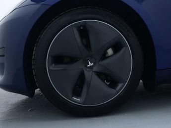 TESLA MODEL 3 Standard Range Plus Saloon 4dr Electric Auto RWD (241 bhp)