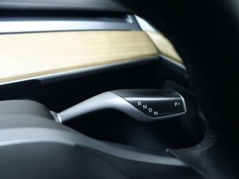 TESLA MODEL 3 Standard Range Plus Saloon 4dr Electric Auto RWD (241 bhp)