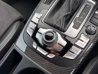 AUDI RS 4 4.2 RS 4 FSI Quattro Auto 4WD 5dr