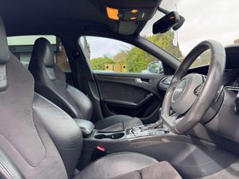 AUDI RS 4 4.2 RS 4 FSI Quattro Auto 4WD 5dr