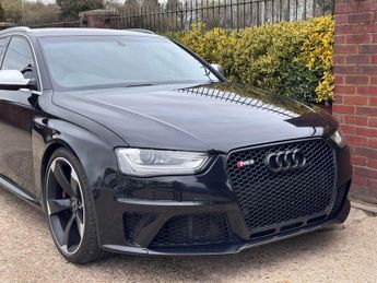 AUDI RS 4 4.2 RS 4 FSI Quattro Auto 4WD 5dr