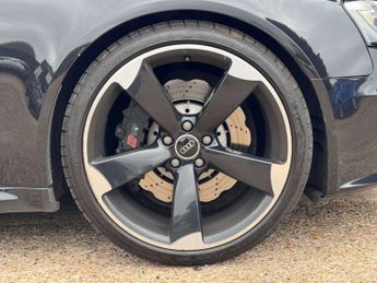AUDI RS 4 4.2 RS 4 FSI Quattro Auto 4WD 5dr