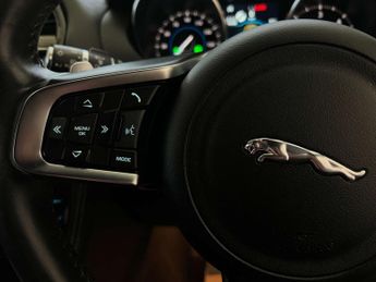 JAGUAR F-PACE 2.0 F-Pace R-Sport AWD D Auto 4WD 5dr