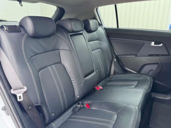 Kia Sportage 2.0 Sportage KX-3 Sat Nav CRDi Auto 4WD 5dr