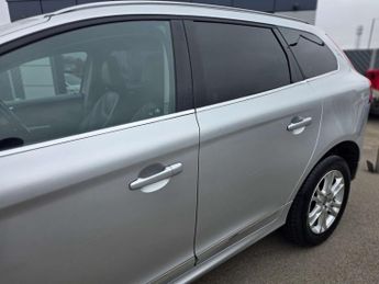VOLVO XC60 2.4 XC60 SE Luxury Nav D5 AWD Auto 4WD 5dr