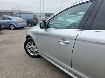 VOLVO XC60 2.4 XC60 SE Luxury Nav D5 AWD Auto 4WD 5dr