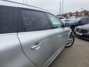 VOLVO XC60 2.4 XC60 SE Luxury Nav D5 AWD Auto 4WD 5dr