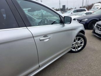 VOLVO XC60 2.4 XC60 SE Luxury Nav D5 AWD Auto 4WD 5dr