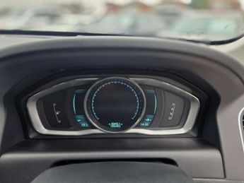 VOLVO XC60 2.4 XC60 SE Luxury Nav D5 AWD Auto 4WD 5dr