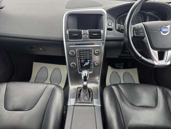 VOLVO XC60 2.4 XC60 SE Luxury Nav D5 AWD Auto 4WD 5dr