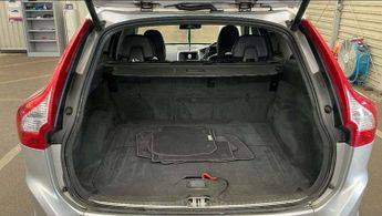 VOLVO XC60 2.4 XC60 SE Luxury Nav D5 AWD Auto 4WD 5dr