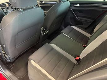 Volkswagen GOLF 2.0 Golf R DSG 4WD 5dr