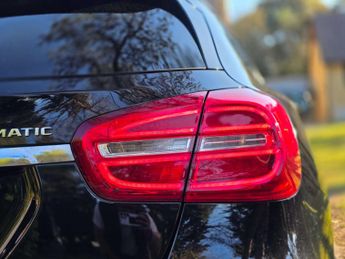 MERCEDES-BENZ GLA 2.1 GLA 220 D 4Matic AMG Line Premium Auto 4WD 5dr