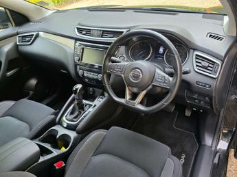 NISSAN QASHQAI 1.3 Qashqai N-Connecta DiG-T Semi-Auto 5dr