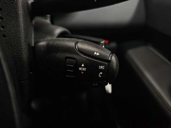 PEUGEOT 3008 1.6 3008 Allure Blue HDi S/S Auto 5dr