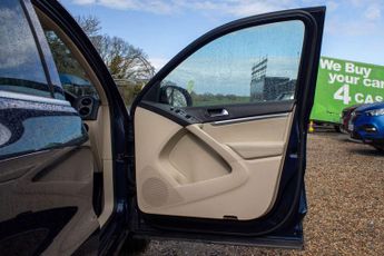 VOLKSWAGEN TIGUAN 2.0 Tiguan Match TDI BlueMotion Technology 4Motion Semi-Auto 4WD