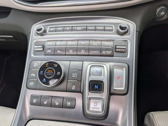Hyundai SANTA FE 1.6 Santa Fe Ultimate HEV Auto 4WD 5dr
