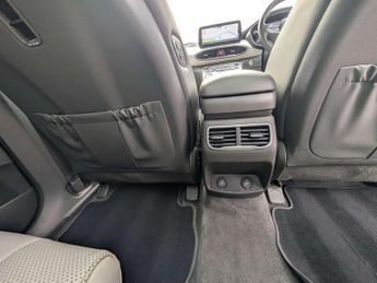 Hyundai SANTA FE 1.6 Santa Fe Ultimate HEV Auto 4WD 5dr