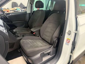 VOLKSWAGEN TIGUAN 2.0 Tiguan SEL TDI BlueMotion Technology 4Motion Semi-Auto 4WD 5