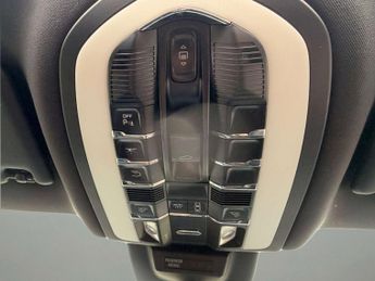 PORSCHE MACAN 3.0 Macan S D Semi-Auto 4WD 5dr