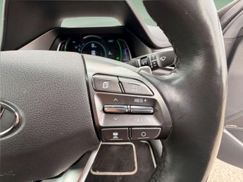 HYUNDAI IONIQ 1.6 IONIQ Premium SE FHEV Semi-Auto 5dr