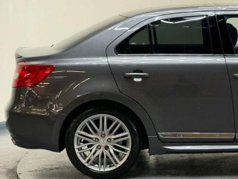 SUZUKI KIZASHI 2.4 Kizashi Sport CVT 4WD 4dr