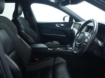 VOLVO XC60 2.0 B5 MHEV R-Design SUV 5dr Petrol Hybrid Auto Euro 6 (s/s) (25