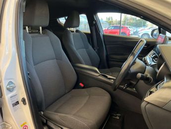 TOYOTA C-HR 1.8 C-HR Icon HEV CVT 5dr