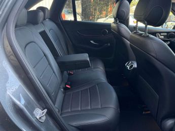 MERCEDES-BENZ GLC 2.1 GLC 250 D 4Matic AMG Line Premium Auto 4WD 5dr