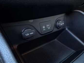 HYUNDAI TUCSON 2.0 Tucson SE Nav CRDi Auto 4WD 5dr