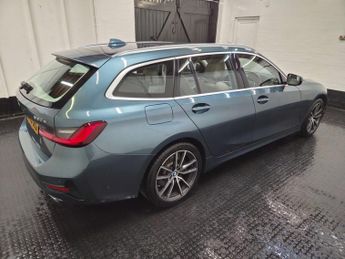 BMW 3 Series 2.0 330e xDrive Sport Professional Auto 4WD 5dr