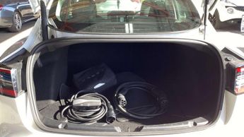 TESLA MODEL 3 Model 3 Standard Range + 4dr