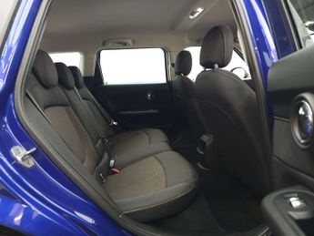 MINI CLUBMAN 1.5 Clubman Cooper Auto 6dr