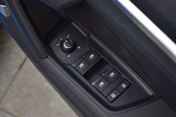 Audi A3 1.5 A3 Sportback 35 TFSI MHEV S Line Semi-Auto 5dr