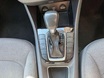 HYUNDAI IONIQ 1.6 IONIQ SE Connect FHEV Semi-Auto 5dr