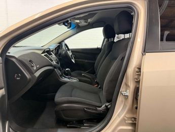 CHEVROLET CRUZE 1.8 Cruze LT Auto 5dr