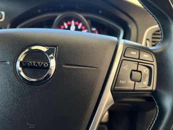 VOLVO V40 1.5 V40 R-Design Edition T2 Auto 5dr