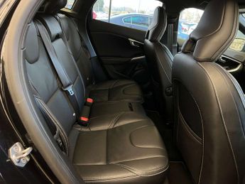 VOLVO V40 1.5 V40 R-Design Edition T2 Auto 5dr