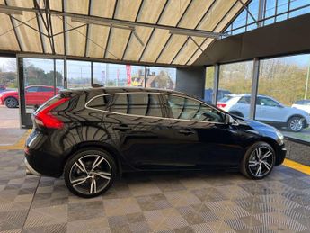 VOLVO V40 1.5 V40 R-Design Edition T2 Auto 5dr