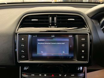 JAGUAR XE 2.0 XE Portfolio D AWD Auto 4WD 4dr