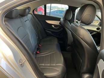 MERCEDES-BENZ C-CLASS 2.1 C 220 Sport D Auto 4dr