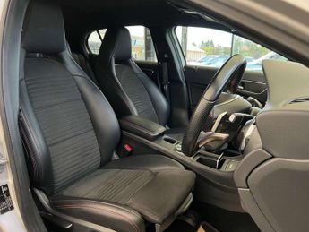 MERCEDES-BENZ GLA 2.1 GLA 220 AMG Line D 4Matic Auto 4WD 5dr