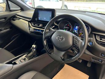 TOYOTA C-HR 1.8 C-HR Design HEV CVT 5dr