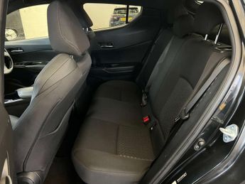 TOYOTA C-HR 1.8 C-HR Design HEV CVT 5dr