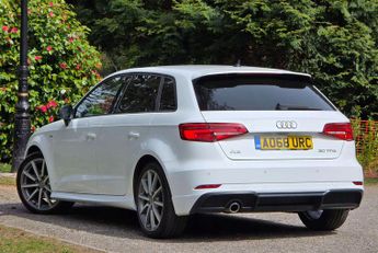 AUDI A3 1.0 A3 Sportback 30 TFSI Black Edition 5dr