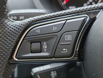 AUDI A3 1.0 A3 Sportback 30 TFSI Black Edition 5dr